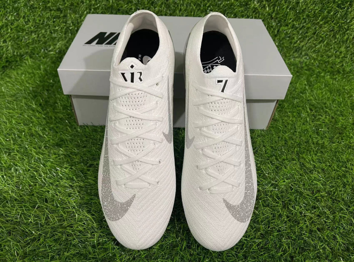 Vini Junior Signature